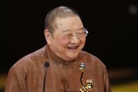 “香港才子”倪匡去世 成龙曾宝仪陈法蓉等众星发文悼念