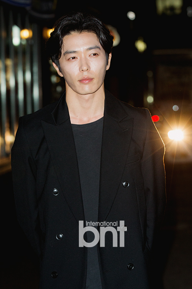 小s新男神张赫留八字胡亮相 《voice》终映_新浪图片