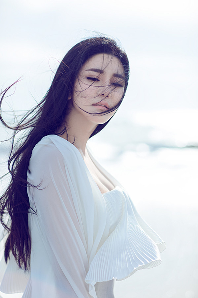 王芊予斐济拍时尚写真 身骑白马仙逸灵动_新浪图片