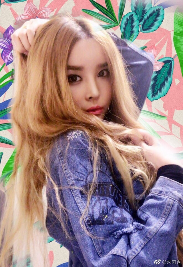 9/9新浪娱乐讯 4月8日,韩国艺人河莉秀在微博上晒出自拍照,照片中