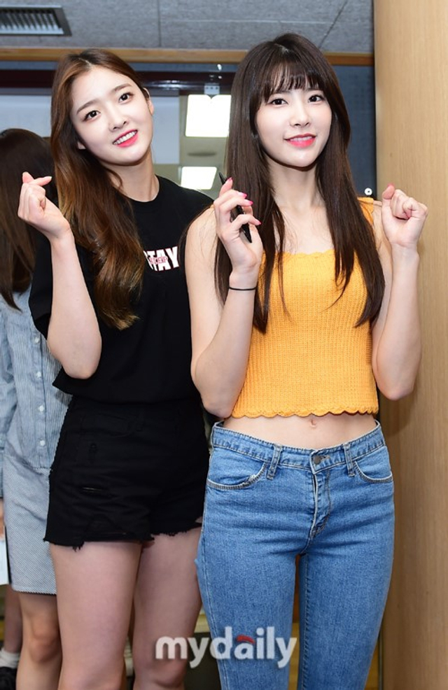 韩女团dia为总统大选投票 外型清纯靓丽_新浪图片