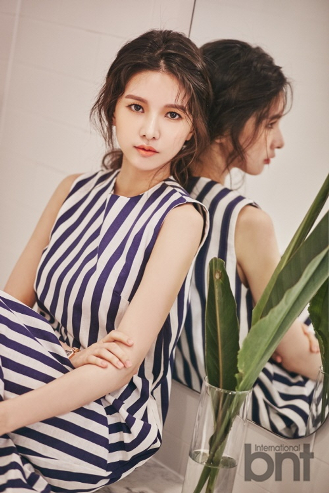 组图:FIESTAR成员Jei拍时尚写真 演绎多彩夏日魅力