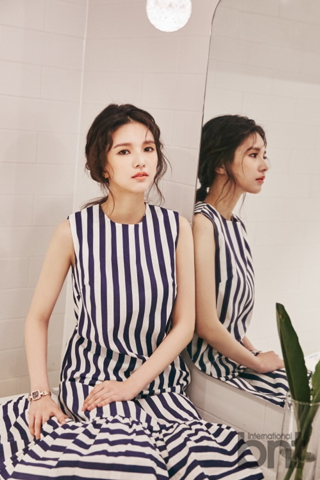 组图:FIESTAR成员Jei拍时尚写真 演绎多彩夏日魅力