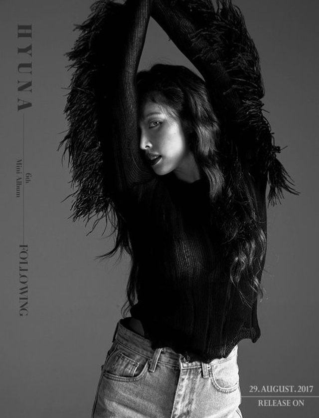 组图：泫雅新专预告照再公开 黑白魅惑演绎别样性感