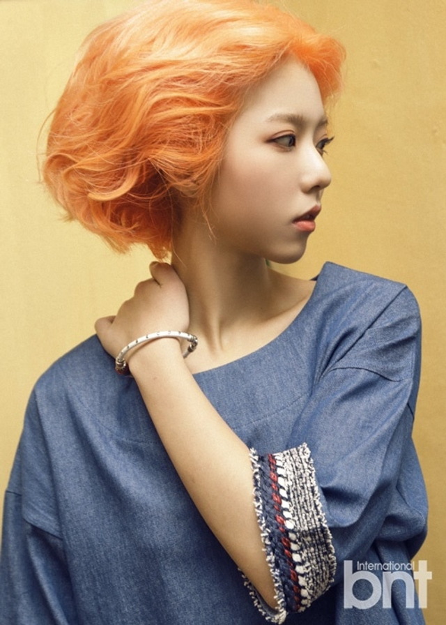 stellajang拍时尚写真 亮眼发色演绎独特魅力