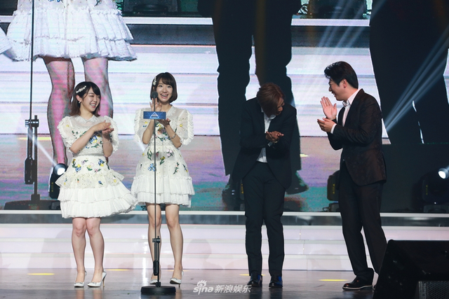 AKB48和罗志祥郎朗互教舞蹈