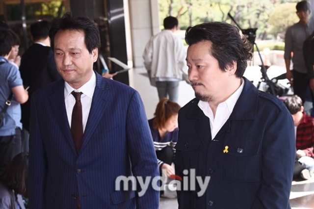 组图:导演呼吁查明金光石死亡真相 携国会议员赴检察院