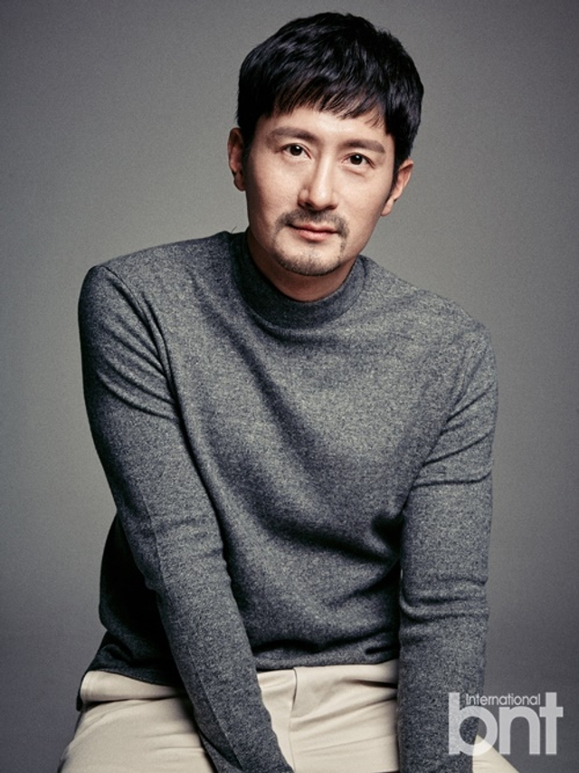 组图:韩星林亨俊拍时尚写真 展成熟型男魅力