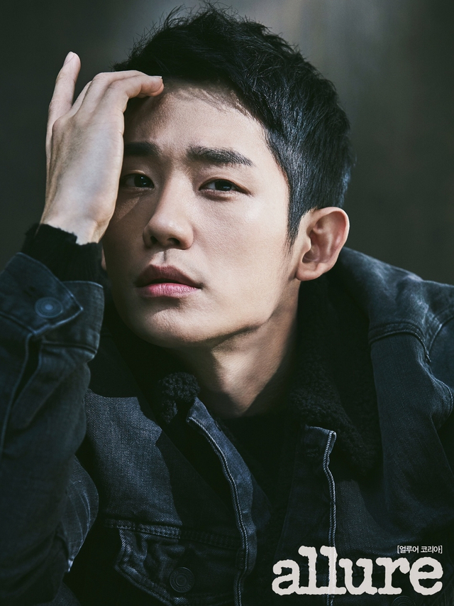 韩男星丁海寅拍写真变身熟男