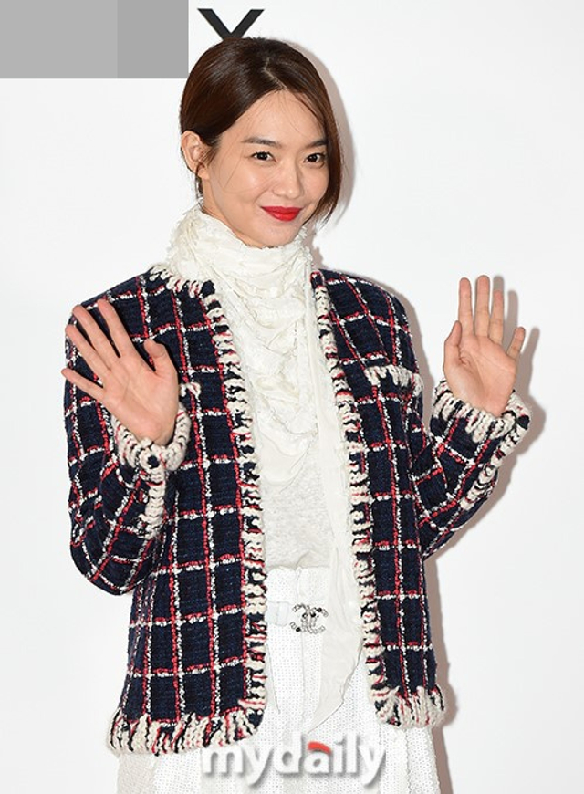 金宇彬女友申敏儿亮相活动 气质干练身材高挑_新浪图片