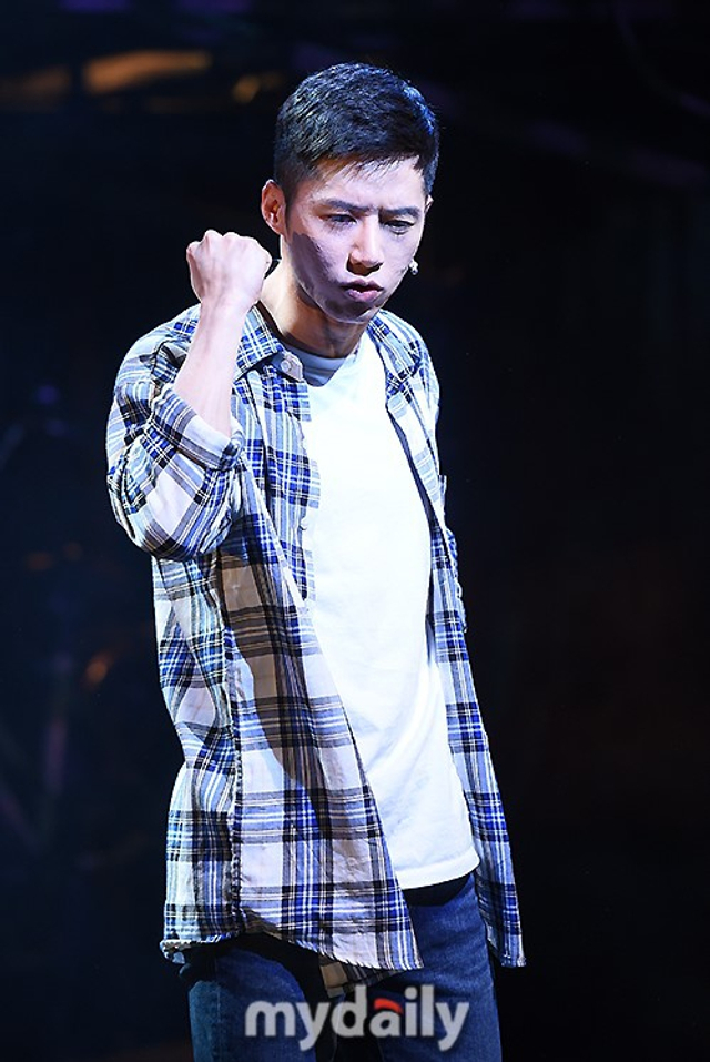 吴钟赫郑宇妍等参加音乐剧《无限动力》首演_新浪图片