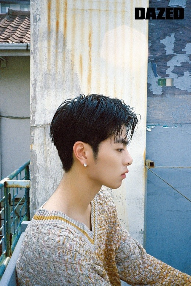 ikon具晙会拍时尚杂志写真 画风清爽活力