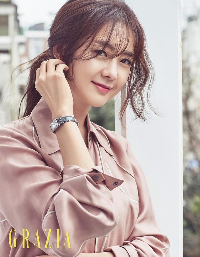 新浪娱乐讯 韩国演员李枖原为某时尚杂志拍摄的最新画报27日公开.