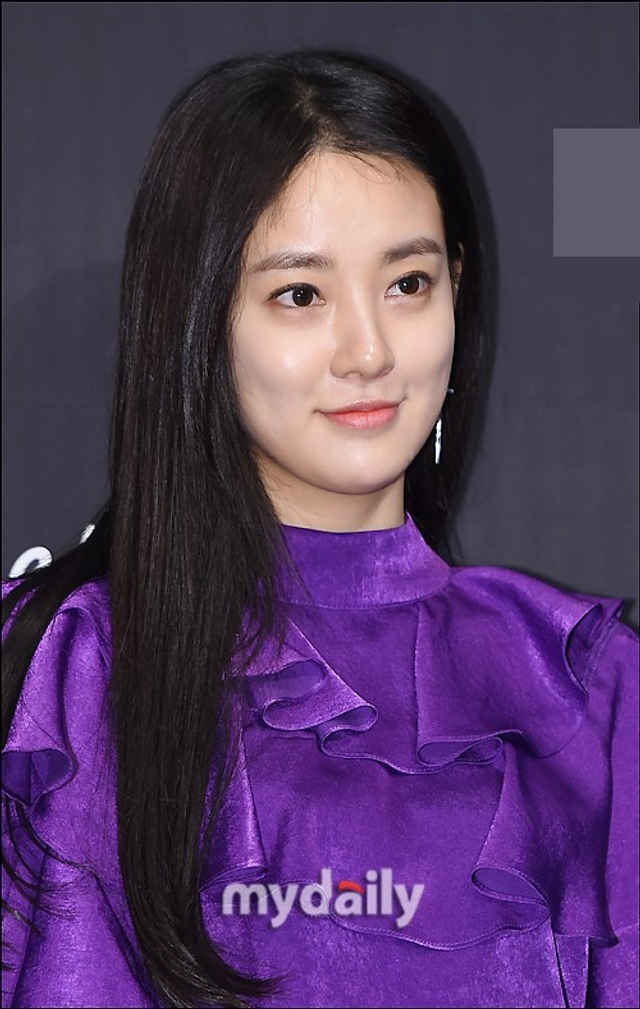 权志龙绯闻女友李珠妍亮相 身材高挑修长