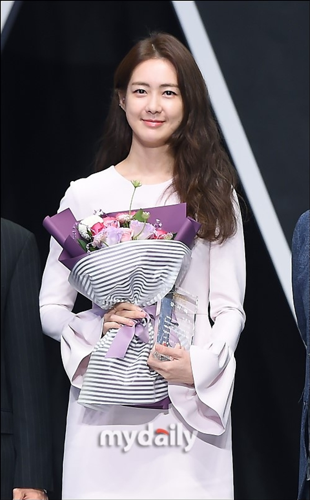 黄致列李枖原出席博览会开幕