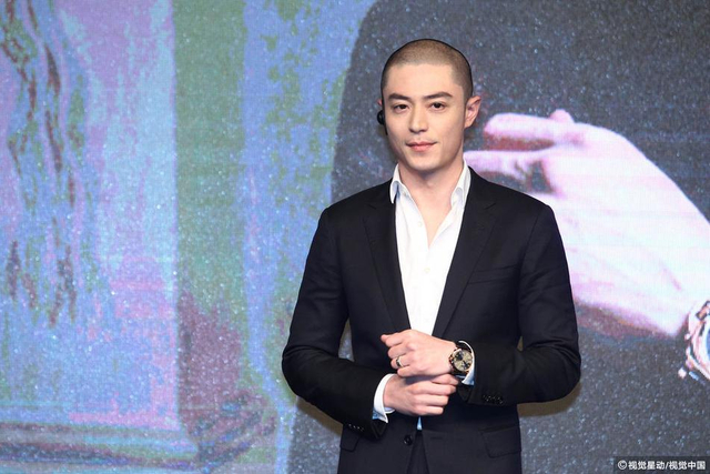 霍建华光头现身演绎型男诱惑