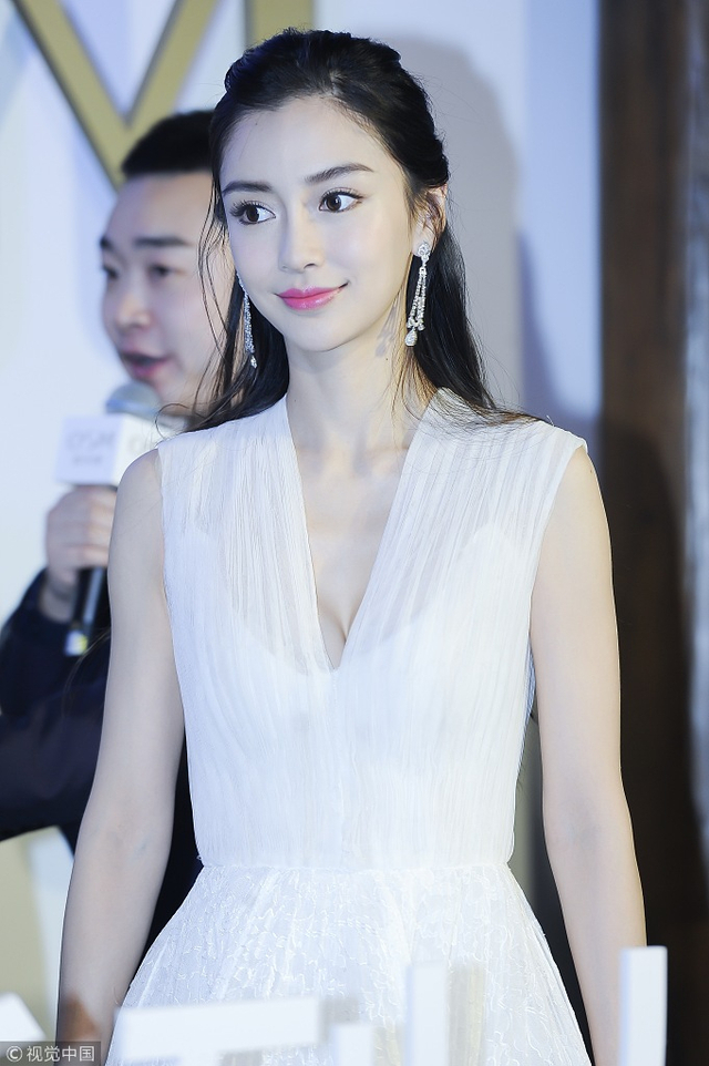 angelababy白色深v长裙 身材热辣秀美胸_新浪图片