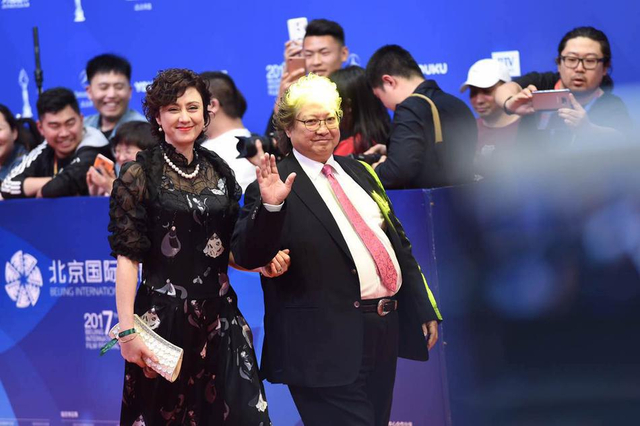 洪金宝携夫人亮相
