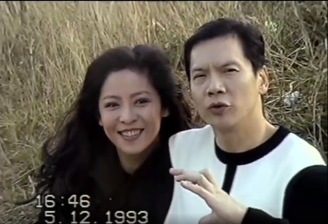 向太晒自己年轻时的视频 自信又阳光真实的港风大美女_新浪图片