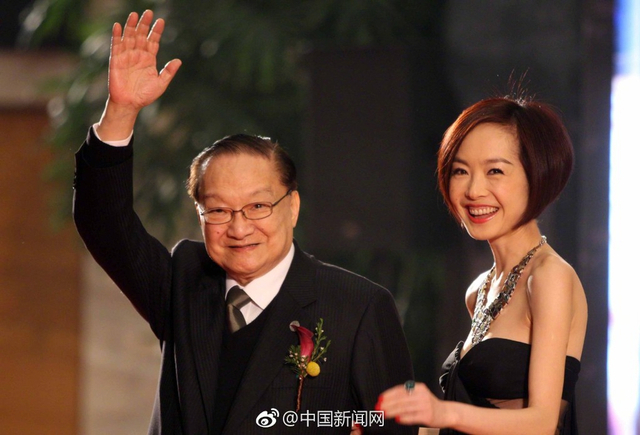 组图：金庸逝世享年94岁 音容笑貌犹在眼前