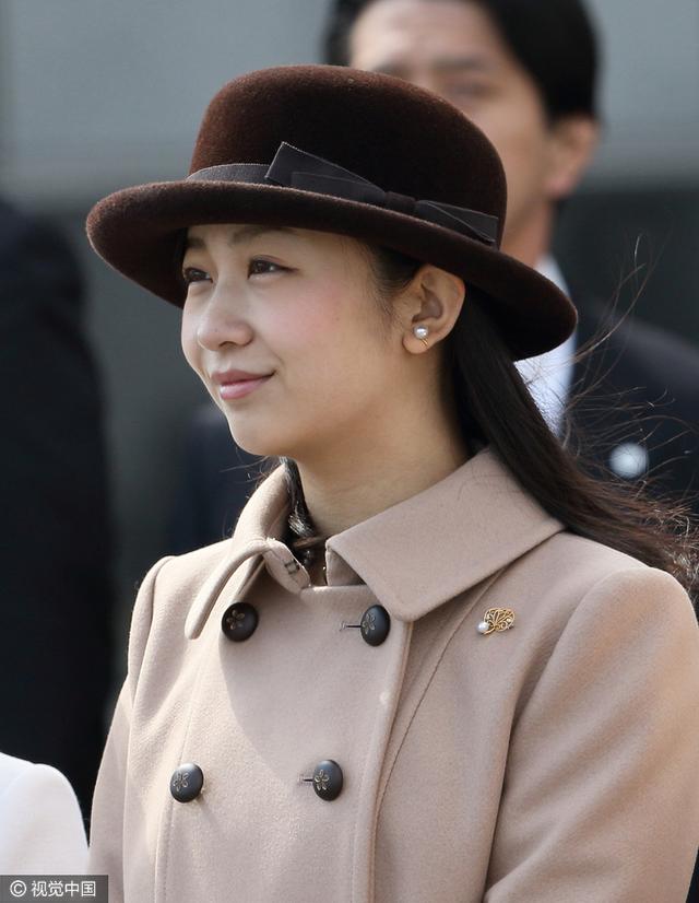 日本政府拟12月1日召开皇室会议 将确认天皇退位日期