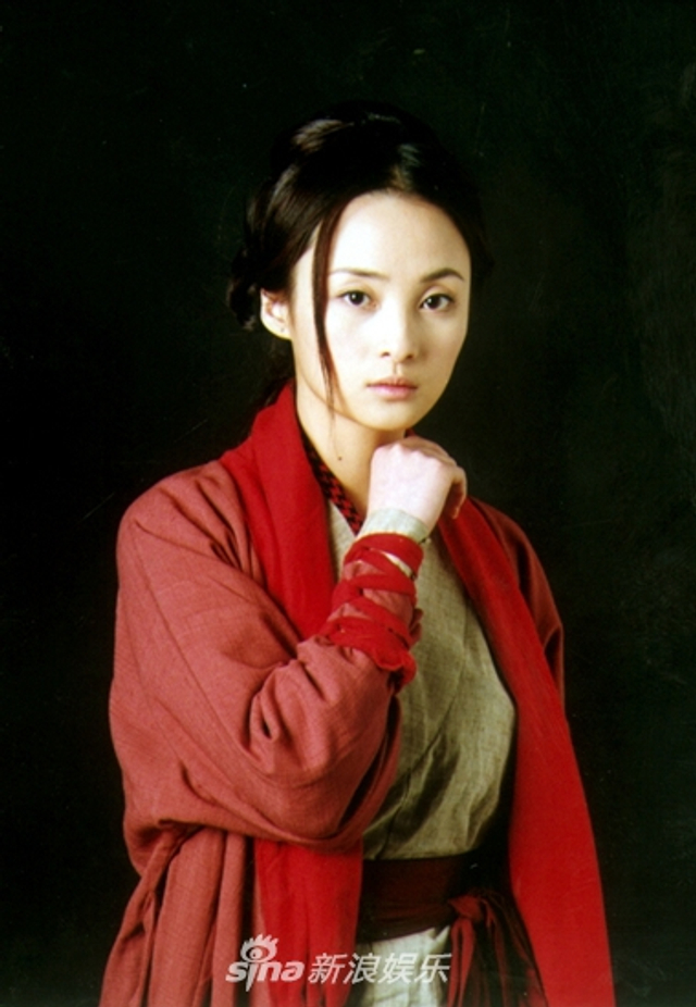 蒋勤勤红衣长发 演绎古典美