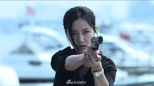 组图：《守卫者—浮出水面》靳东改形象化身国安战士 演绎现代谍战