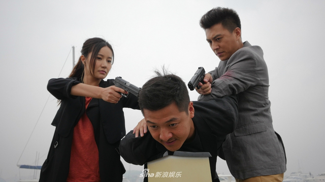 组图：《守卫者—浮出水面》靳东改形象化身国安战士 演绎现代谍战