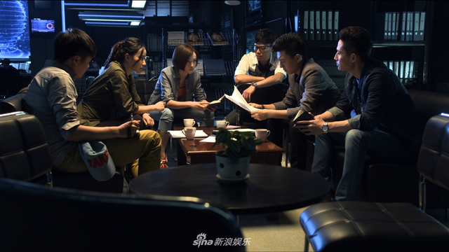 组图：《守卫者—浮出水面》靳东改形象化身国安战士 演绎现代谍战