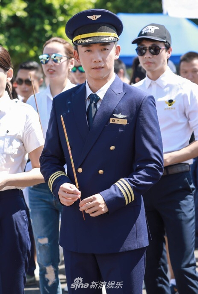 组图：《壮志高飞》郑凯化身飞行员 首搭陈乔恩演绎励志成长