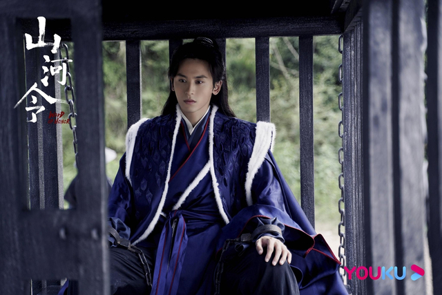 山河令》双男主戏服拍卖温客行红色长袍出价已达20万_新浪图片