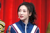 柳岩穿运动服演小品表情灵动 毛晓彤一身红装喜气洋洋