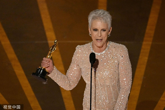 最佳女配角：杰米·李·柯蒂斯《瞬息全宇宙》 