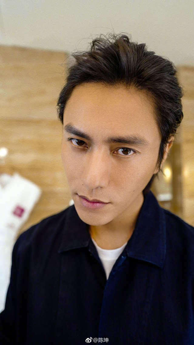 长得像来认亲?陈坤评论日星锦户亮照片赞"帅的"