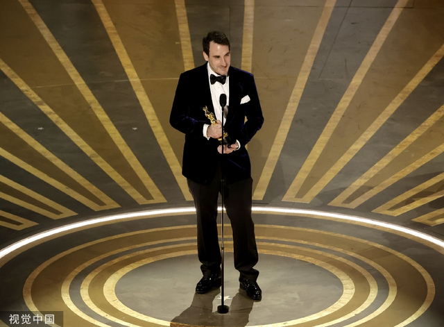 最佳摄影：《西线无战事》