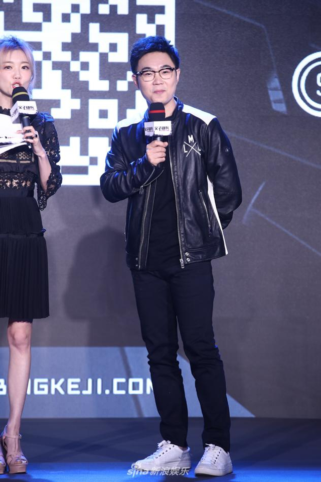 组图：《父子雄兵》发布 众主演现场玩魔性游戏