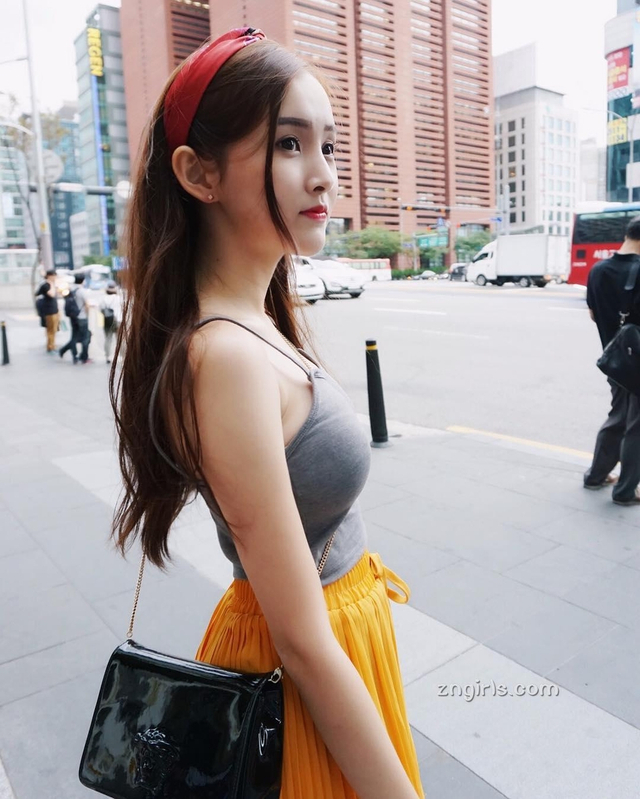 马来西亚正妹上围丰满 皮肤白嫩玉腿修长