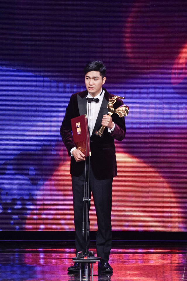 组图：第35届金鸡奖各奖项出炉 朱一龙获影帝奚美娟获影后