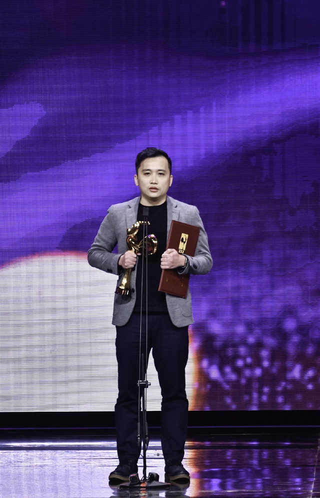 组图：第35届金鸡奖各奖项出炉 朱一龙获影帝奚美娟获影后