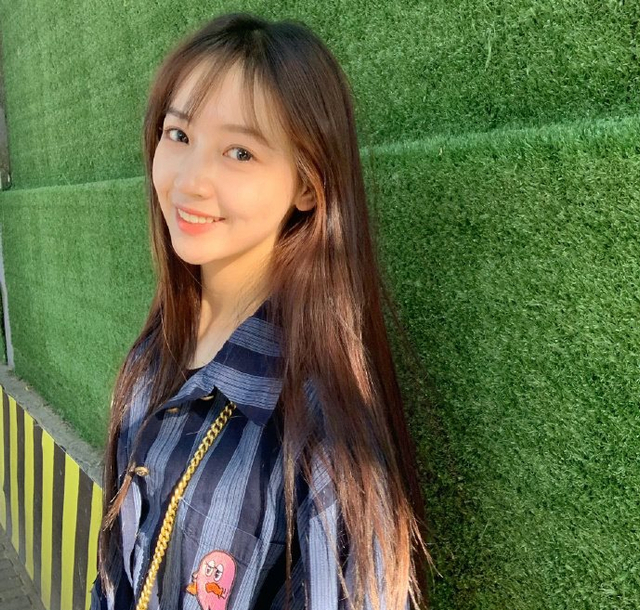 网曝疑似吴亦凡女友生活照 模样清纯大眼水灵_新浪图片