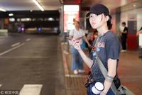 窦靖童左臂纹“滚”字hin个性 真爱款小茶缸再次上线