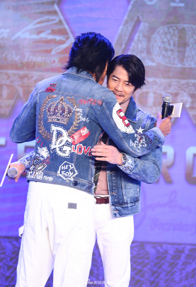 组图：电影《无双》在京举办发布会 周润发郭富城一同出席