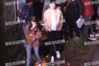 贾乃亮官宣离婚后专心拍戏 寒冷冬日穿单薄衬衫