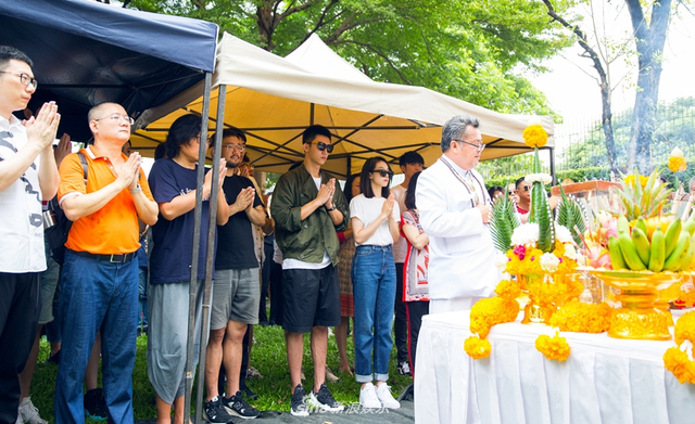 组图：《千岁大人的初恋》开机 宋茜黄景瑜上演倾城虐恋
