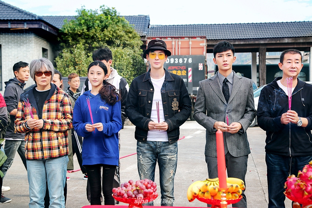 组图：《请赐我一双翅膀》开机 韩栋腹黑反派身份成谜