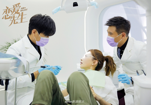 组图：靳东还有这幅面孔？颠覆“老干部”形象变身恋爱达人