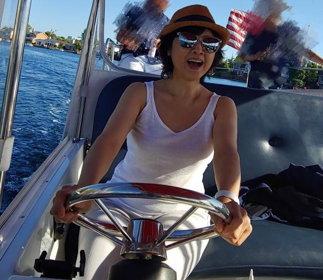 66岁女儿国国王朱琳近照流出 气色状态都超好_新浪图片