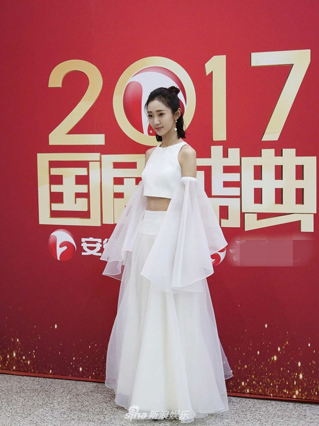 组图：国剧盛典众小花斗艳 孙怡景甜唐艺昕美艳亮相
