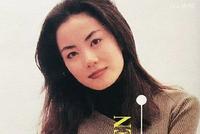 王菲25岁旧照曝光气质清纯 长发飘逸满脸胶原蛋白