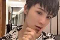林峯新婚娇妻张馨月晒自拍 短发造型扮“男仔”也撩人